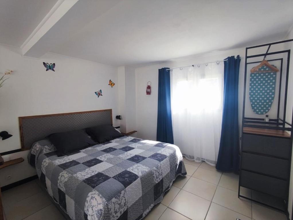 Le Clos Des Passiflores Pons Exterior foto