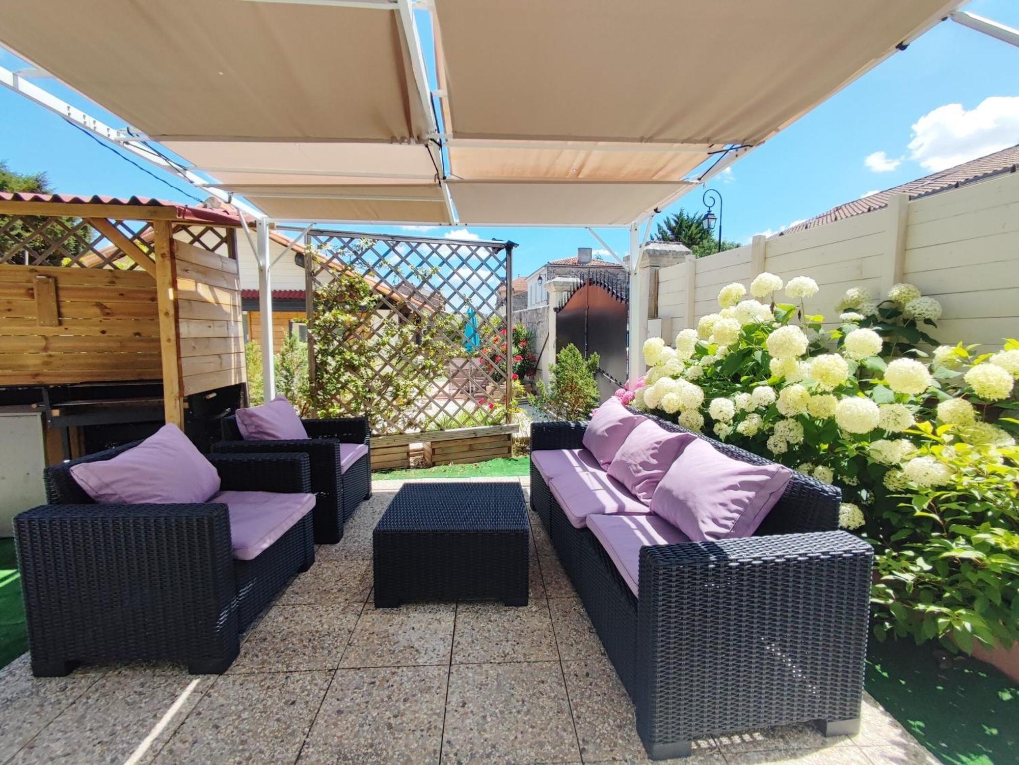 Le Clos Des Passiflores Pons Exterior foto